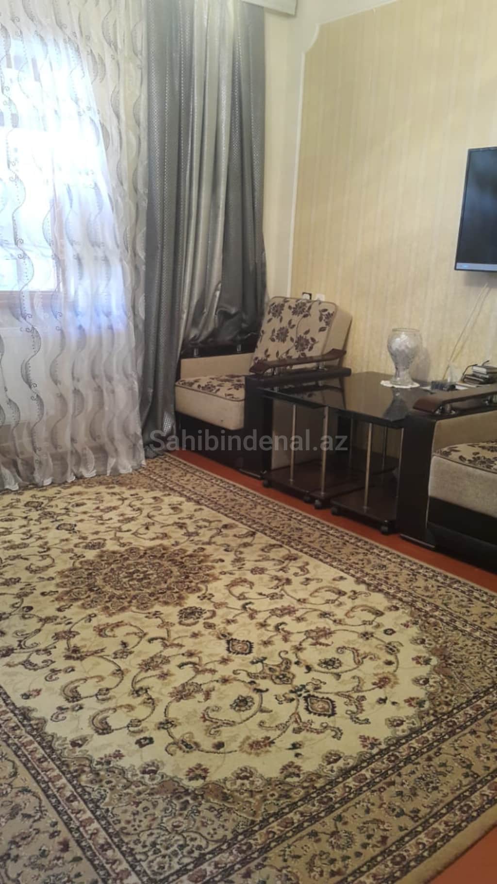 Şəhərin mərkəzində 74 kv.m yerləşən qanuni 4 otaqlı mənzil